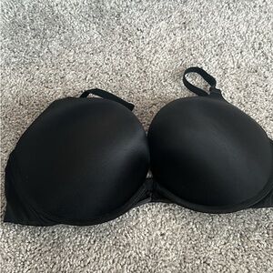 Victoria’s Secret bombshell 38C